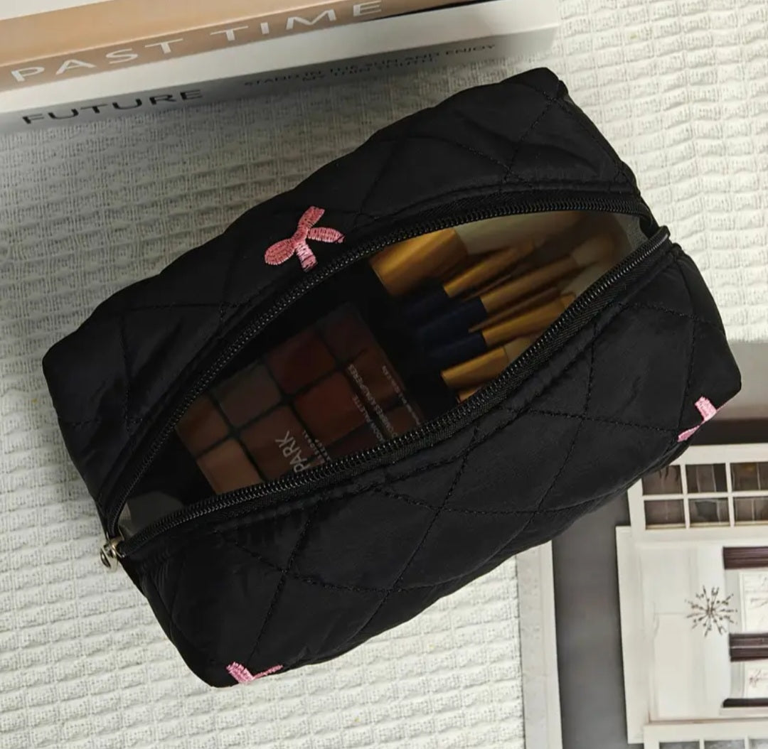 Black embroidery pink bow folding storage bag-ladies portable travel home finishing bag, fashion gift selection, durable zipper design, exquisite accessories
